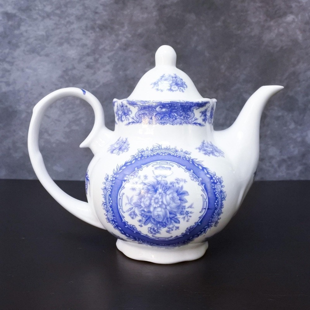 Vintage Antique Reflections J. Godinger & Co. Blue White Floral Porcelain Teapot